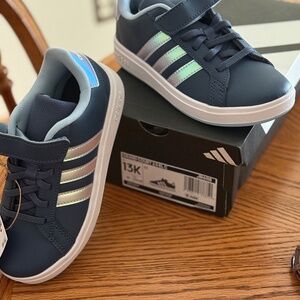 Girls shoes